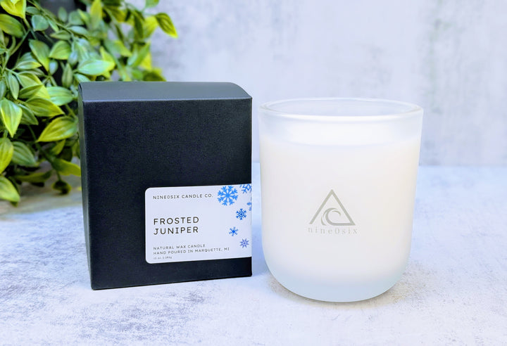 Signature Candle - Frosted Juniper